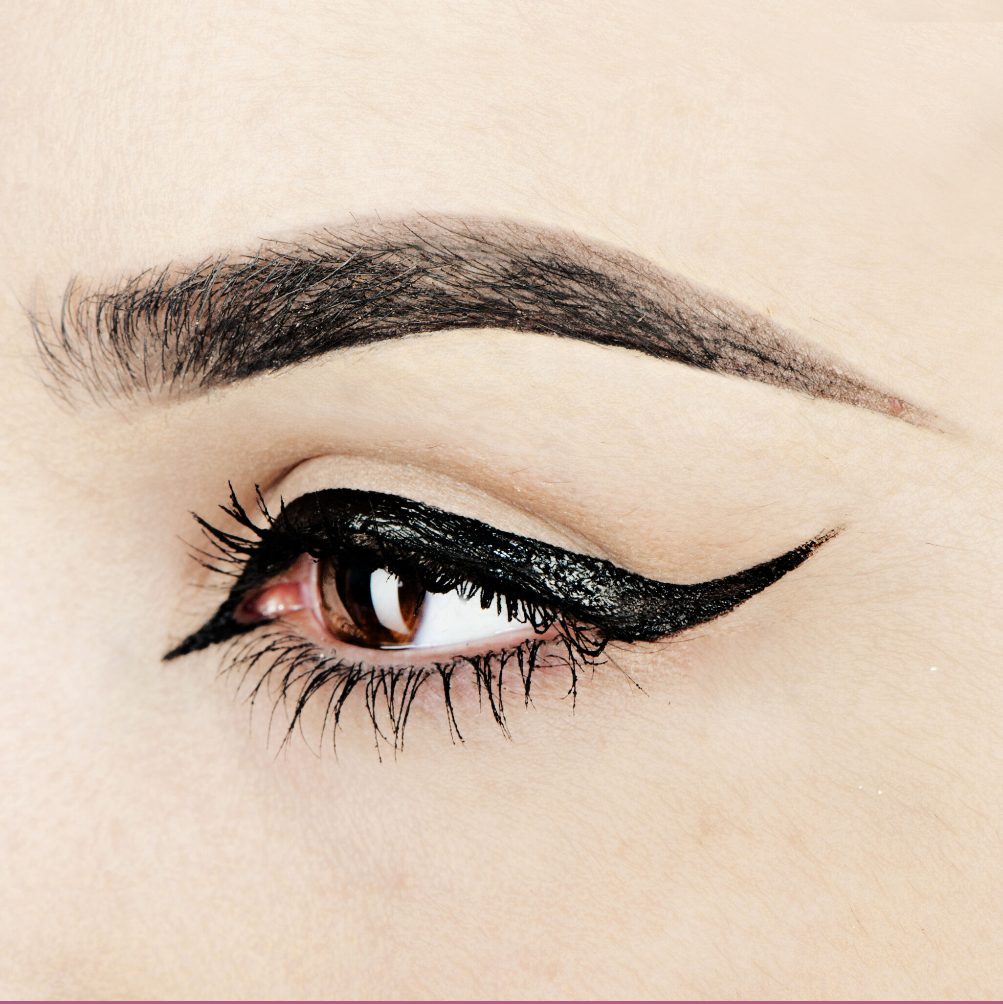 EYELINER LIQUIDO NEGRO INTENSO VINYL LIQUID LINER