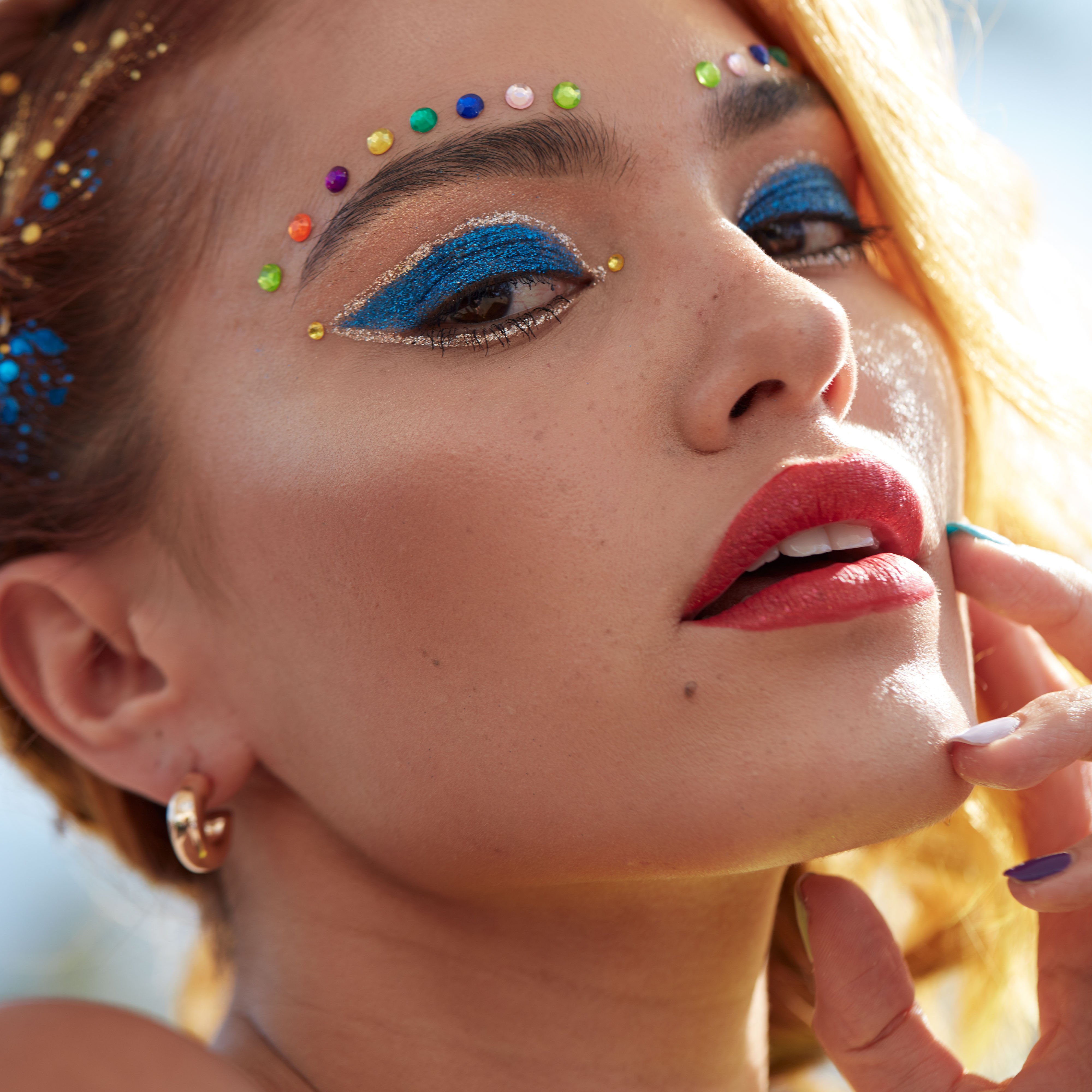 MAQUILLAJE CORPORAL PURPURINA PARA ROSTRO Y CUERPO